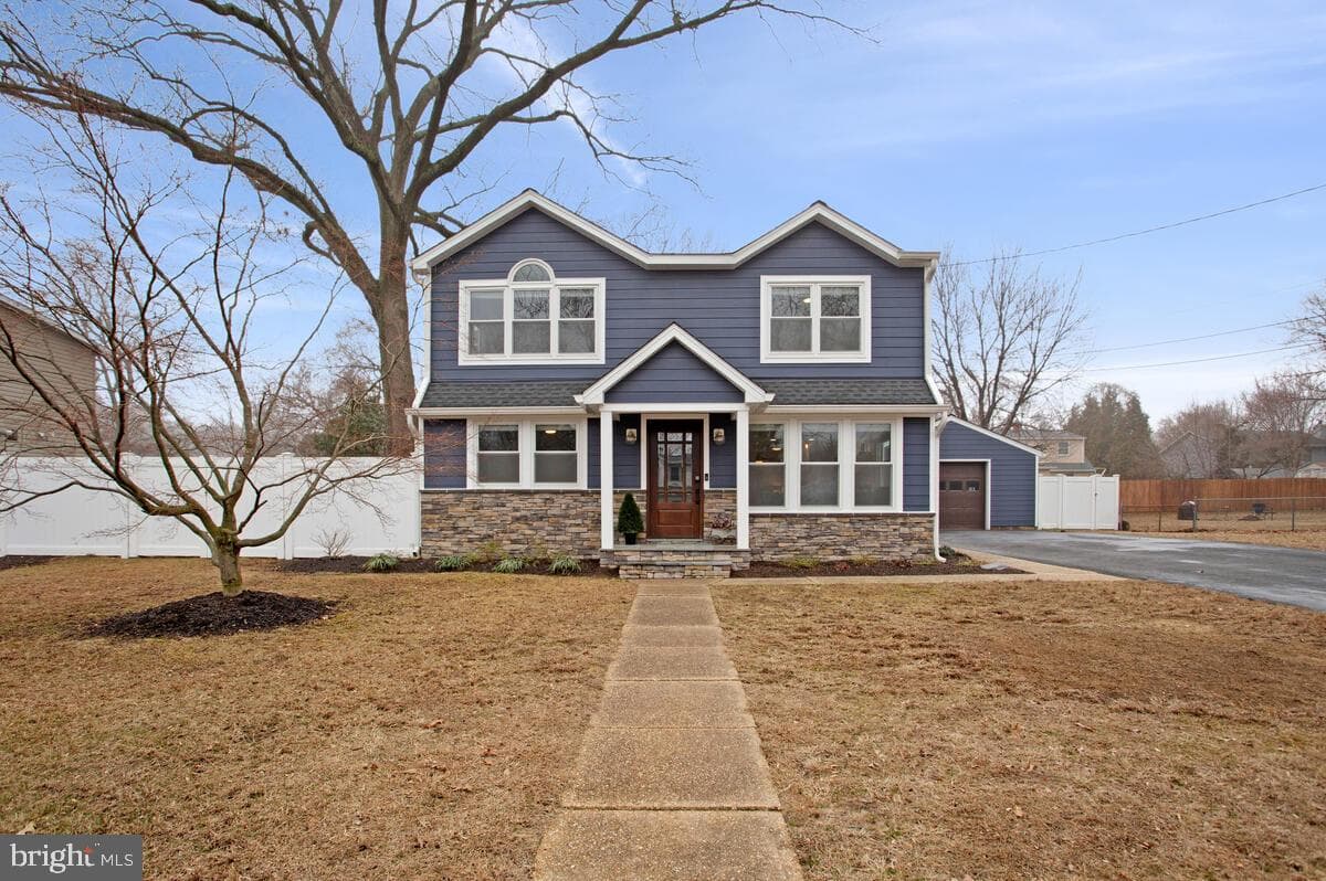805 Barrett Avenue photo 1