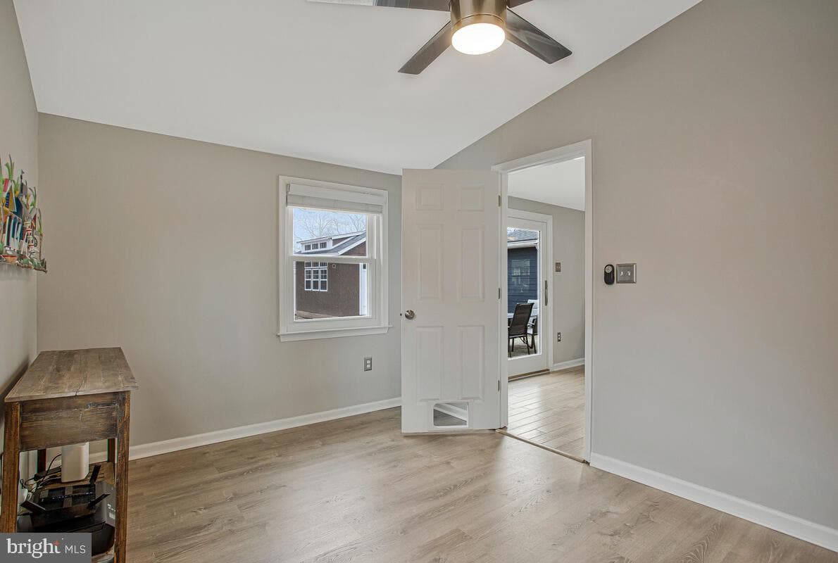 805 Barrett Avenue photo 21