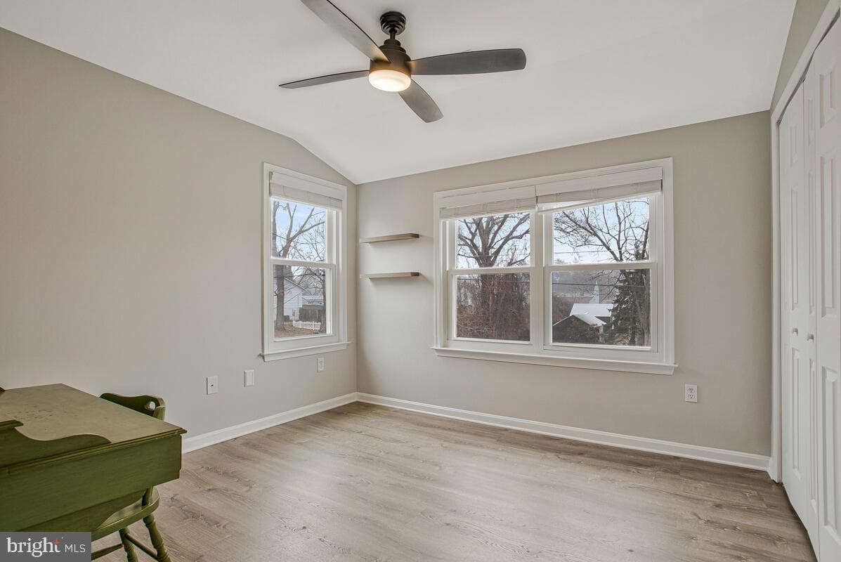 805 Barrett Avenue photo 23