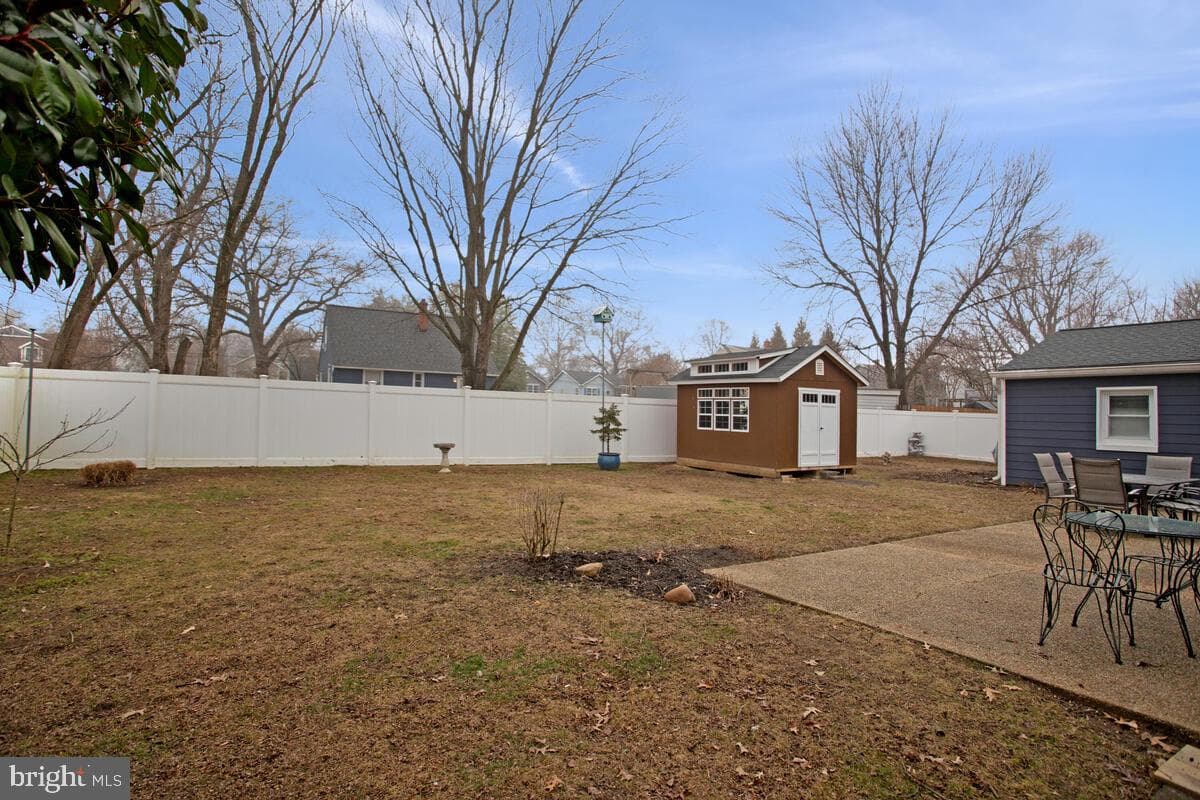 805 Barrett Avenue photo 37