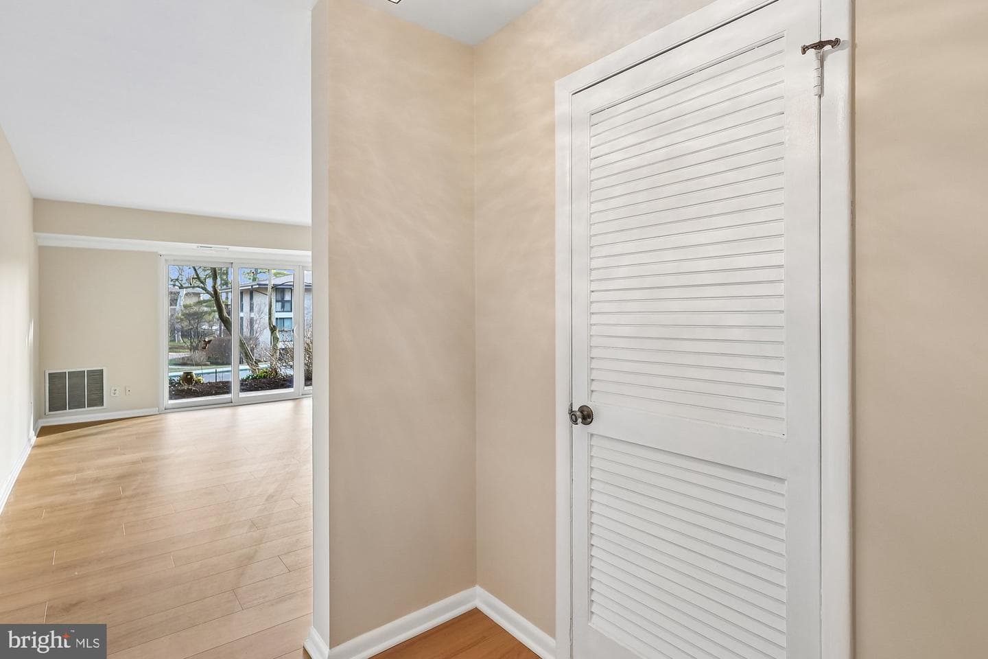 769 Fairview Avenue #769b photo 4