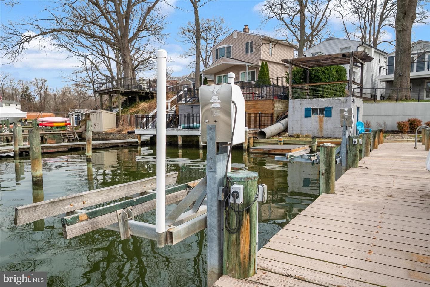 306 Riverside Drive photo 19