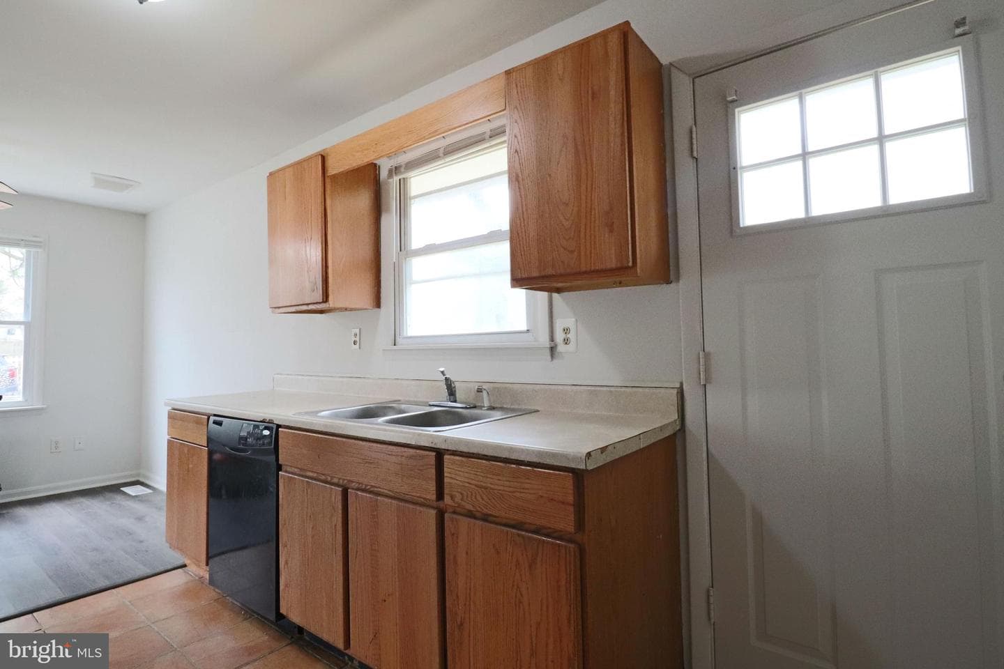 1014 Wells Avenue photo 6