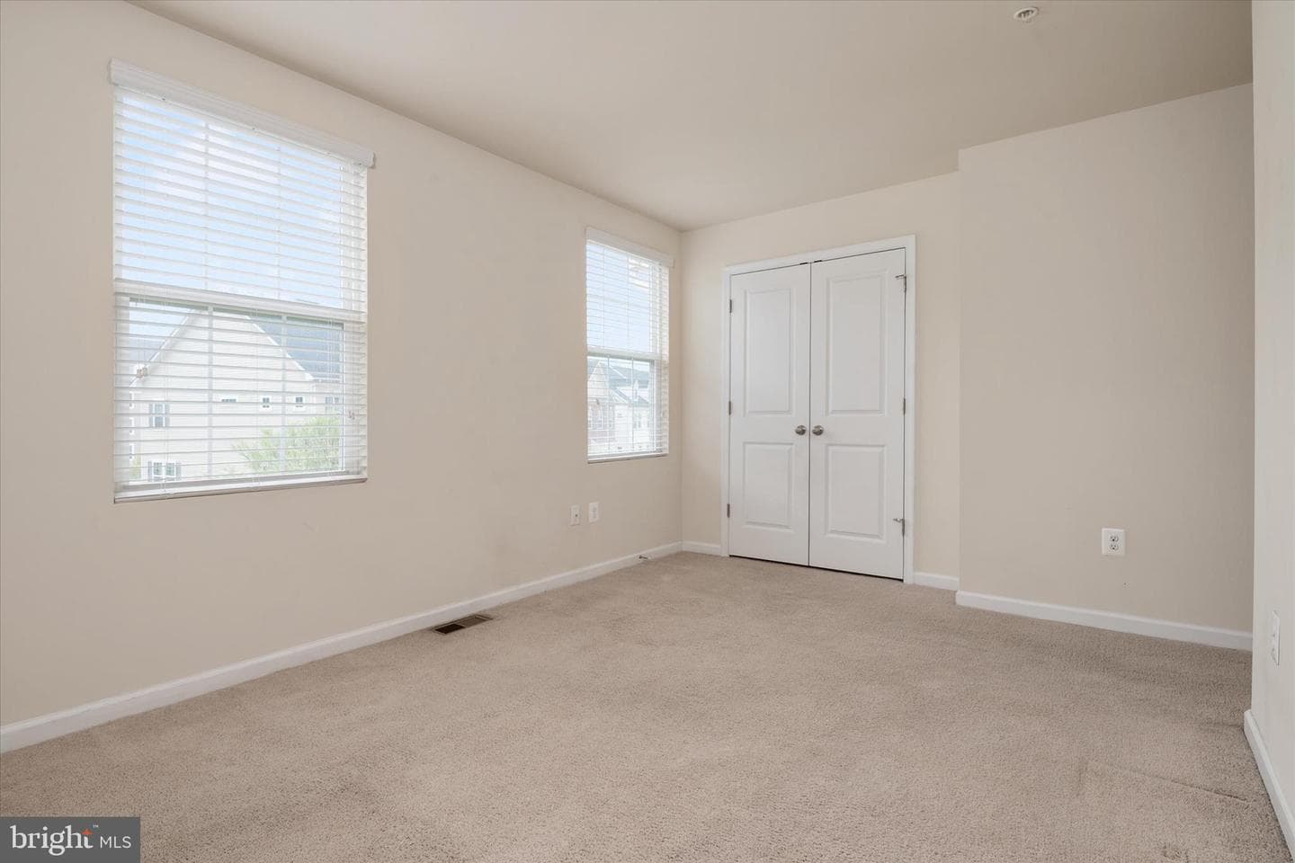 8339 Daydream Crescent photo 19