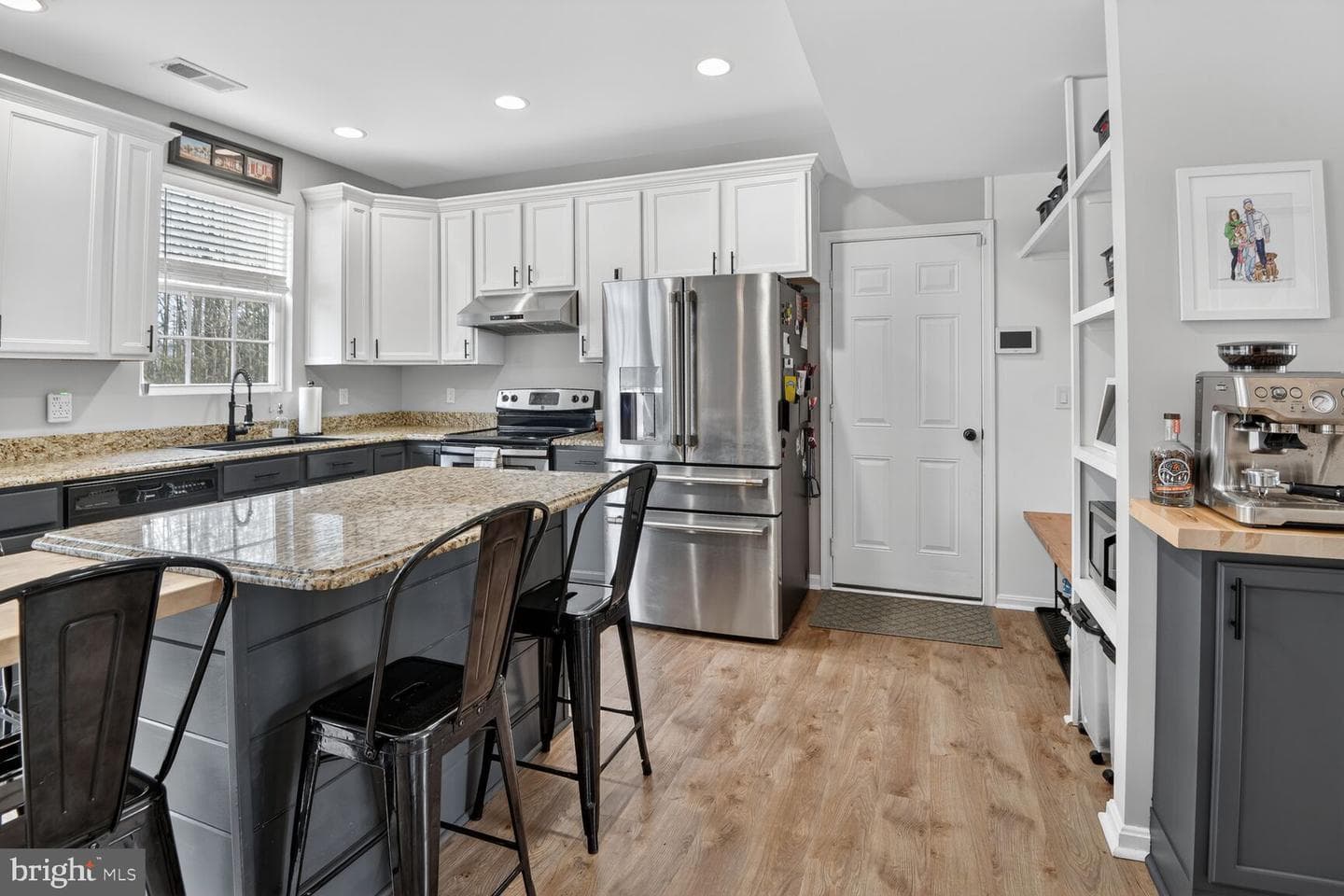 1409 James Way photo 6