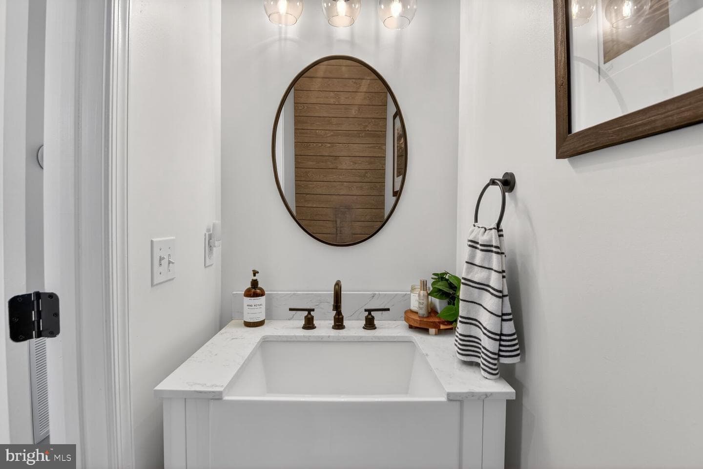 1409 James Way photo 8
