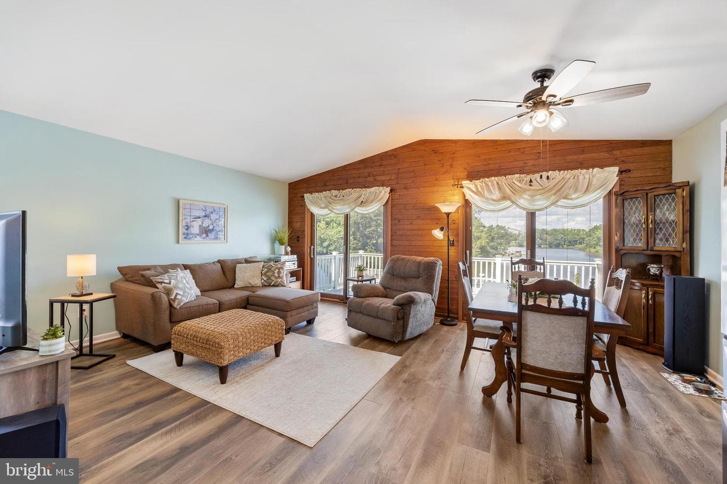 802 Waterview Drive photo 30