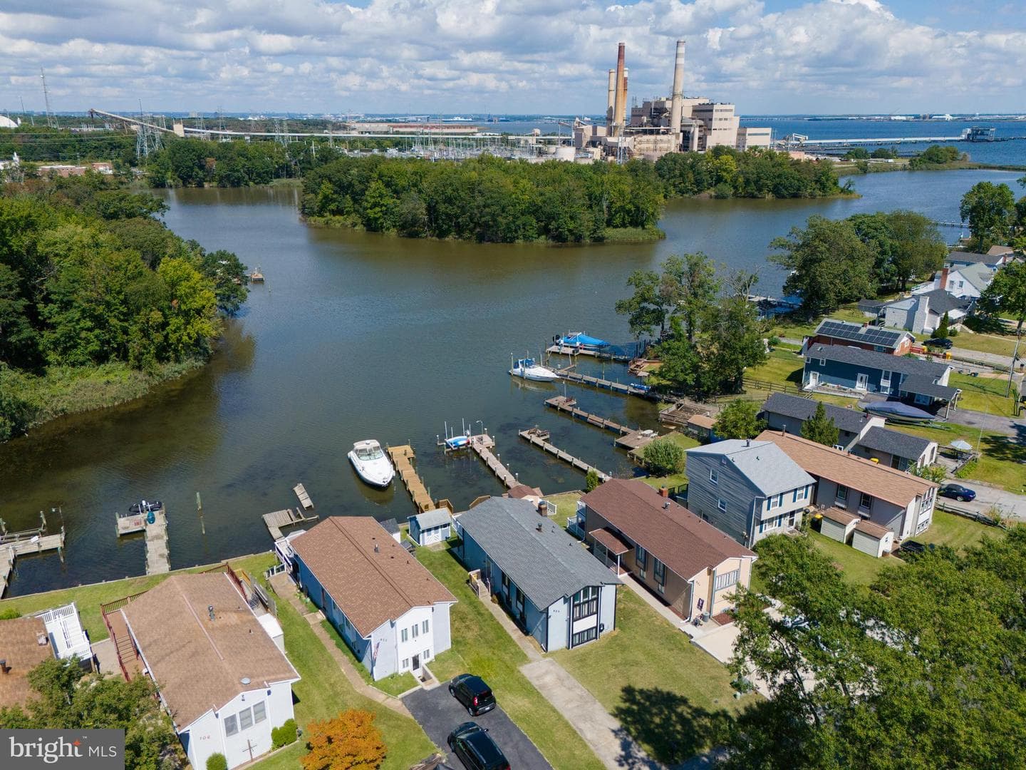 802 Waterview Drive photo 4