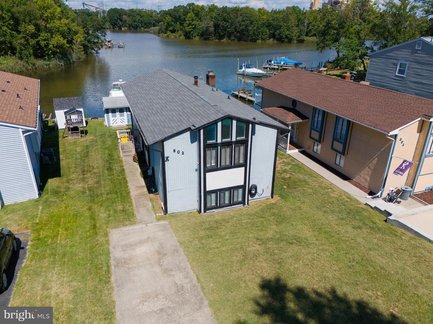 802 Waterview Drive photo 5