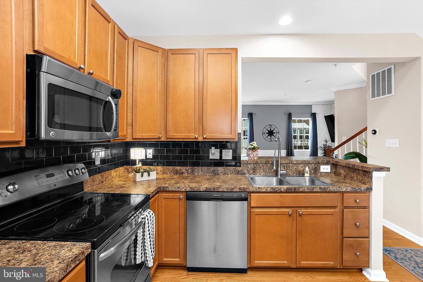 938 Hopkins Corner photo 7