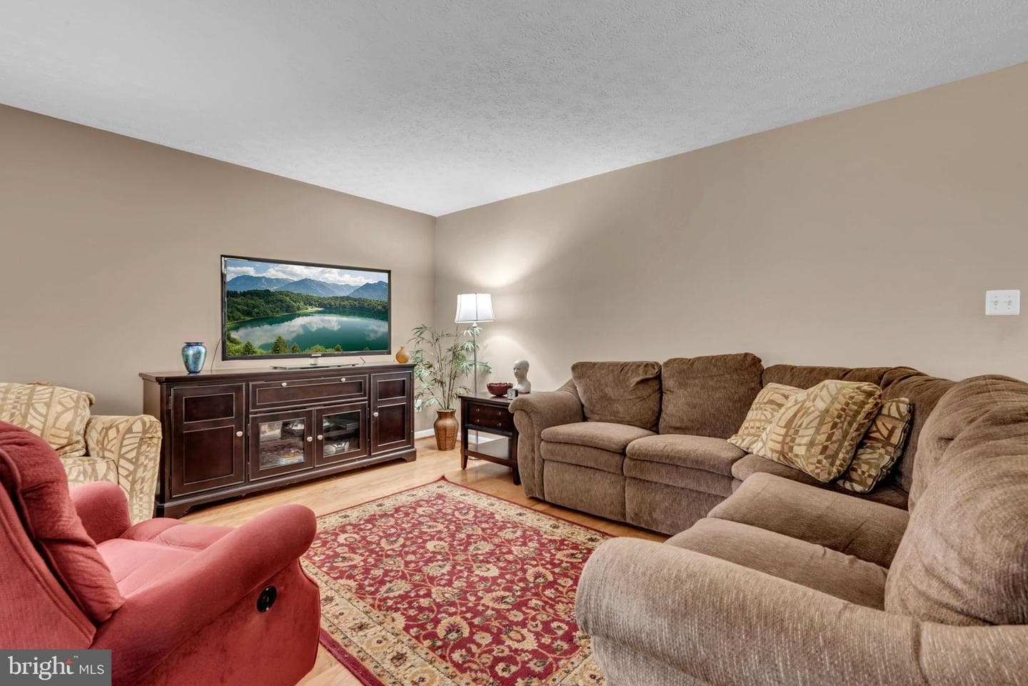 8205 Grassland Road photo 18
