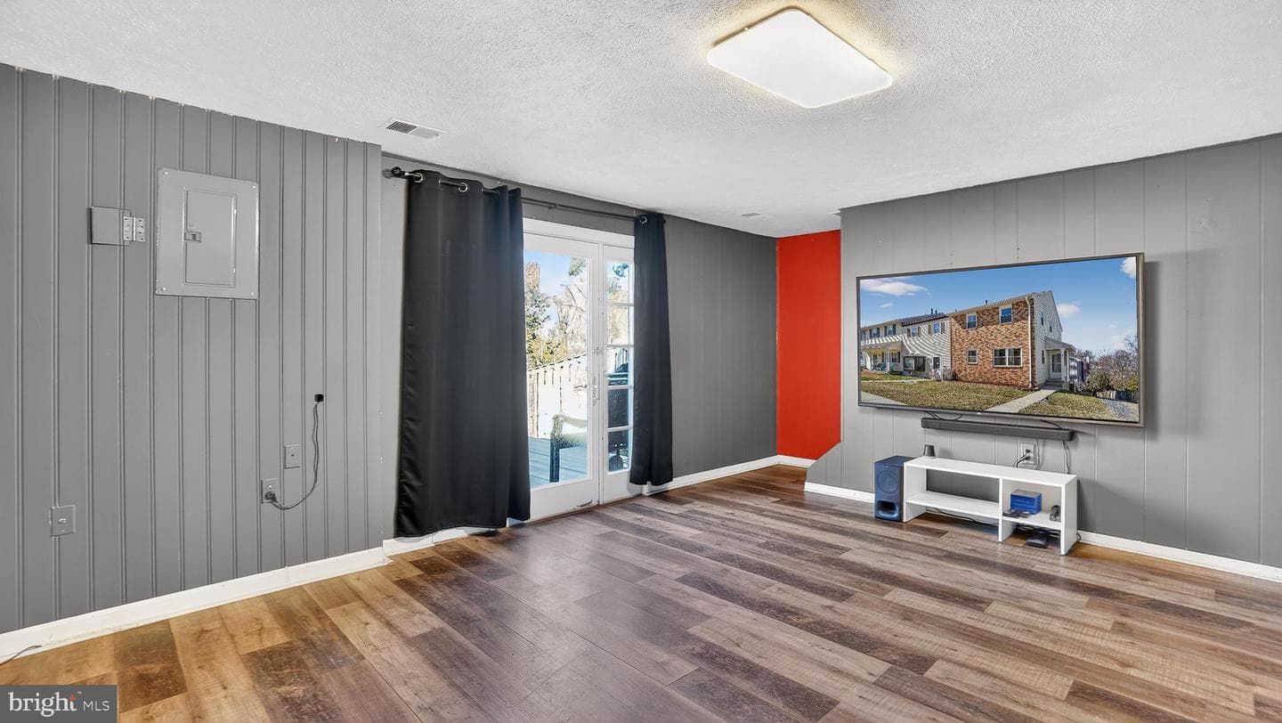 480 Worthington Road photo 32