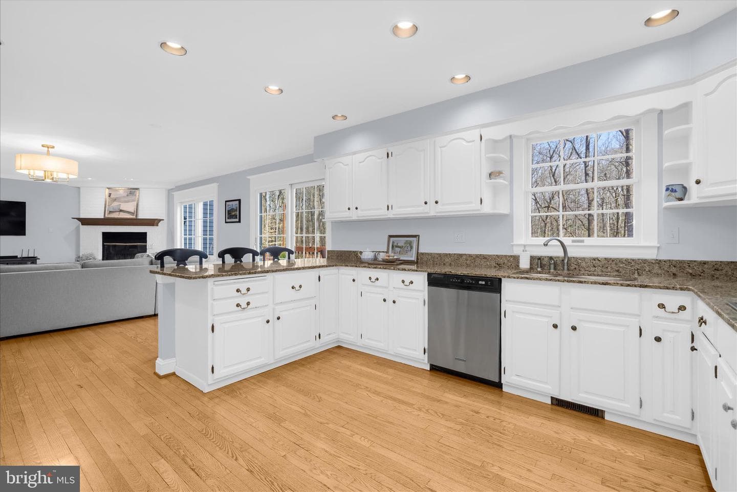 962 Coachway photo 14