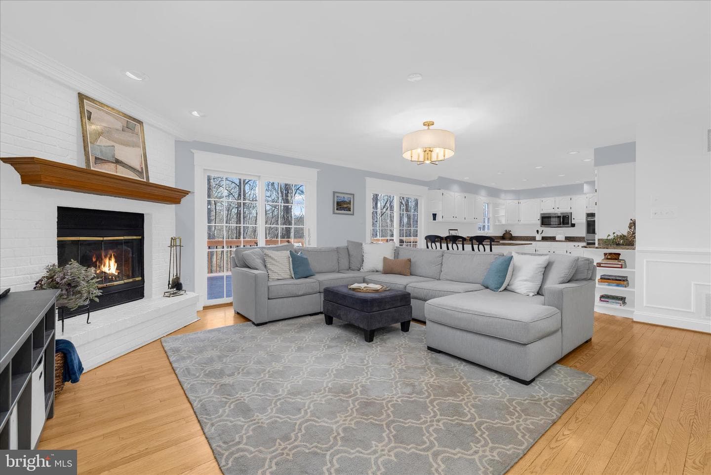 962 Coachway photo 26