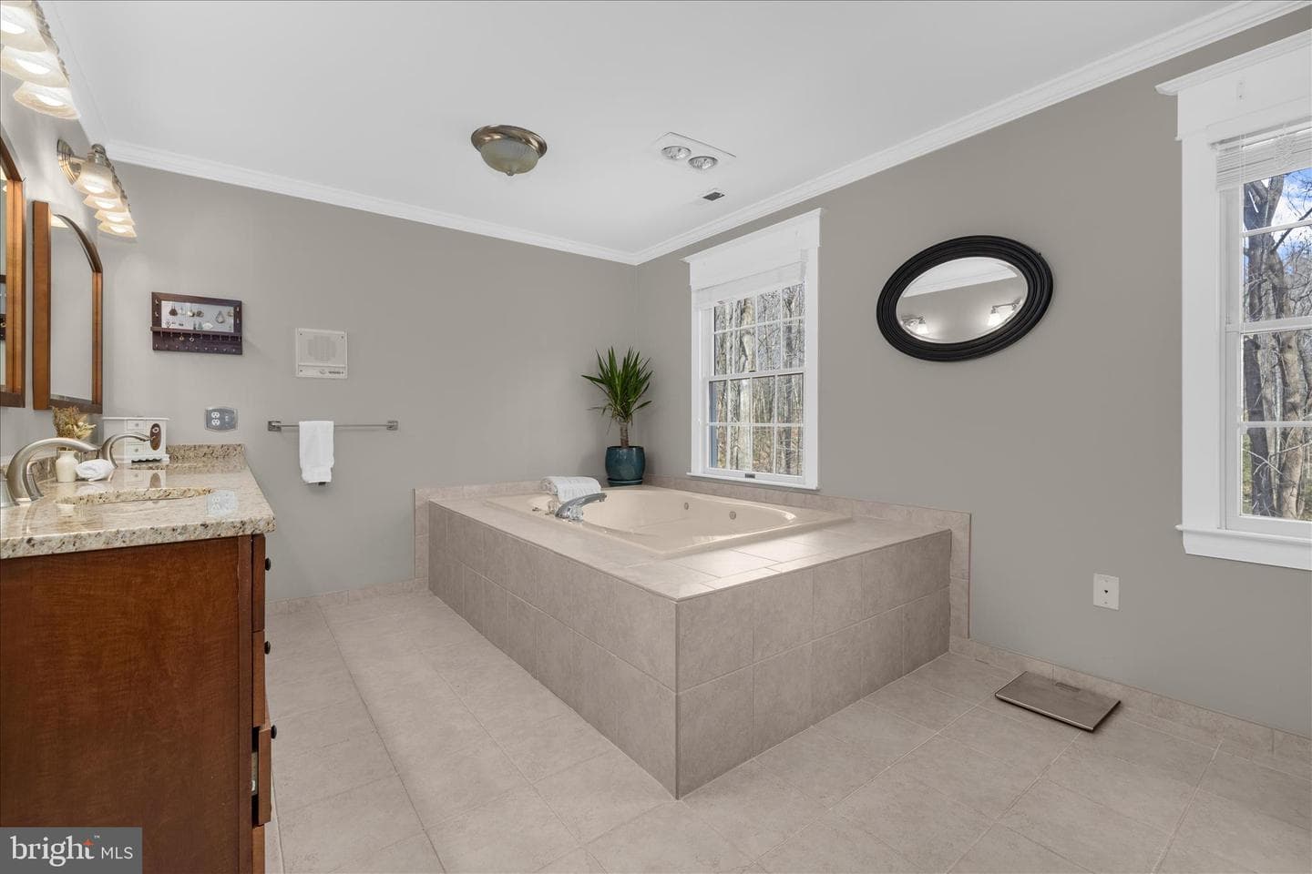 962 Coachway photo 35