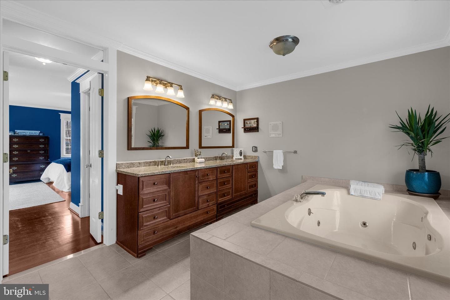 962 Coachway photo 36