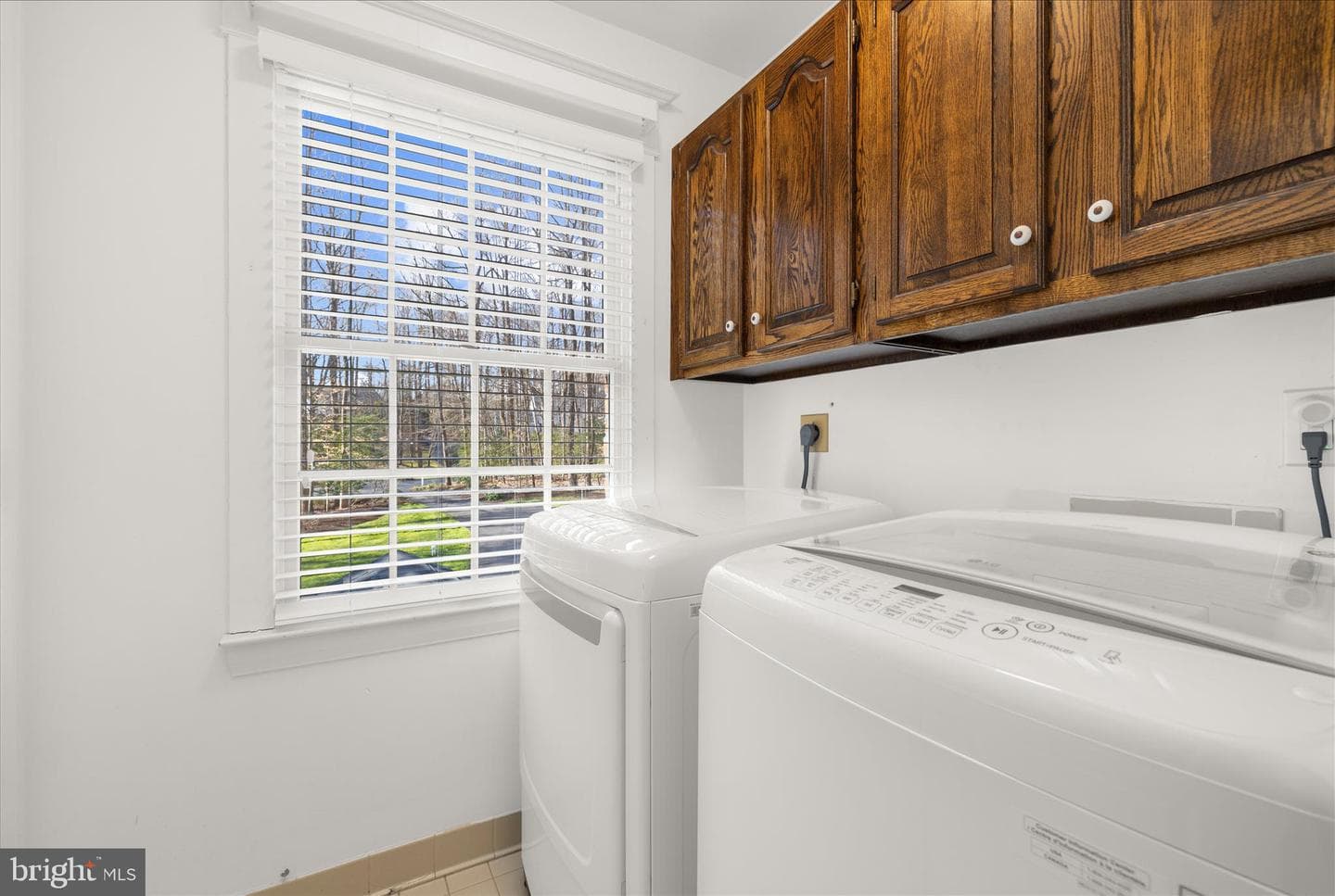 962 Coachway photo 40