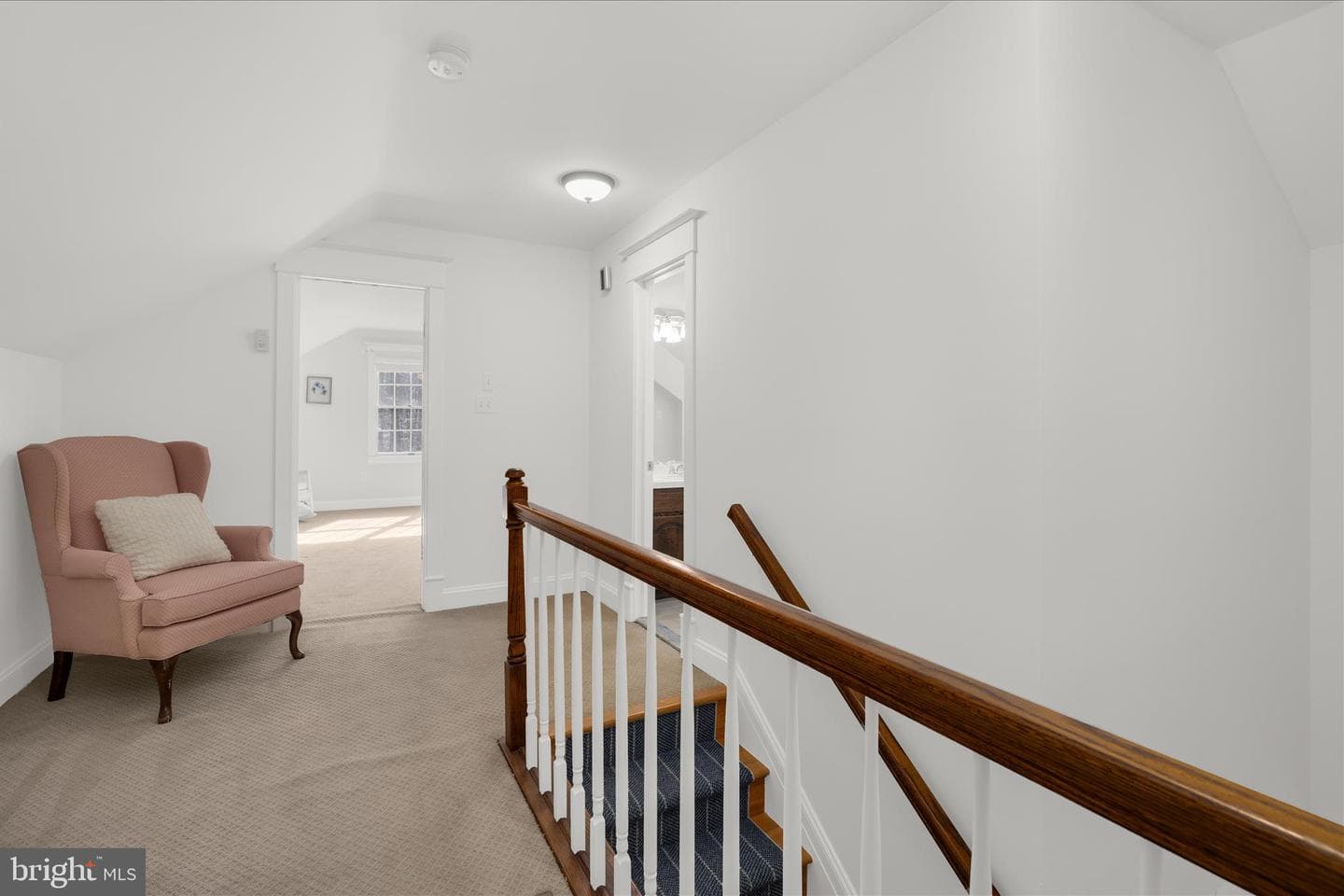 962 Coachway photo 52