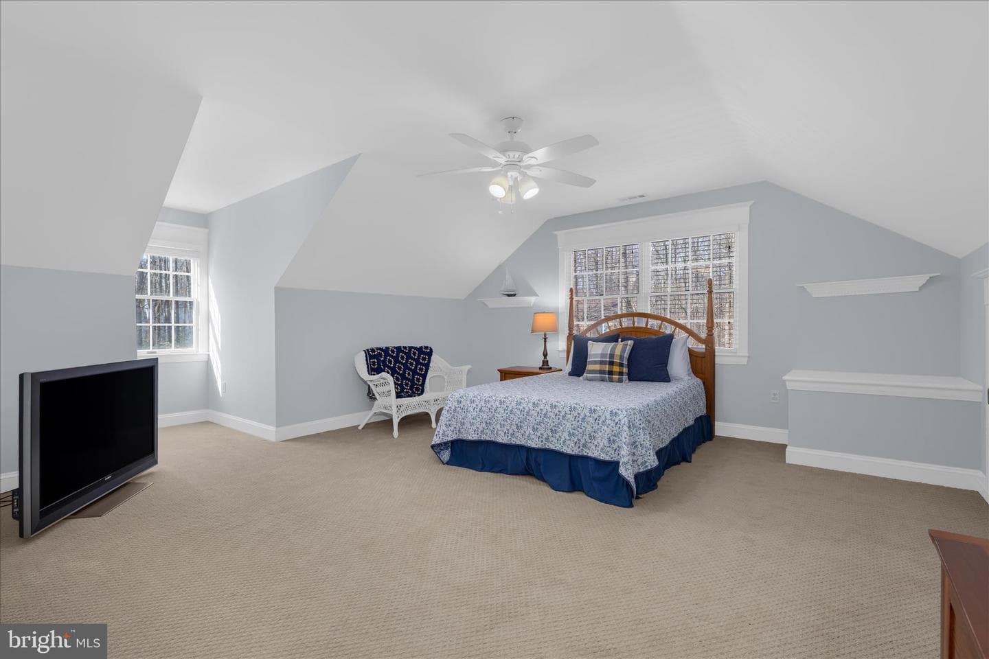 962 Coachway photo 55