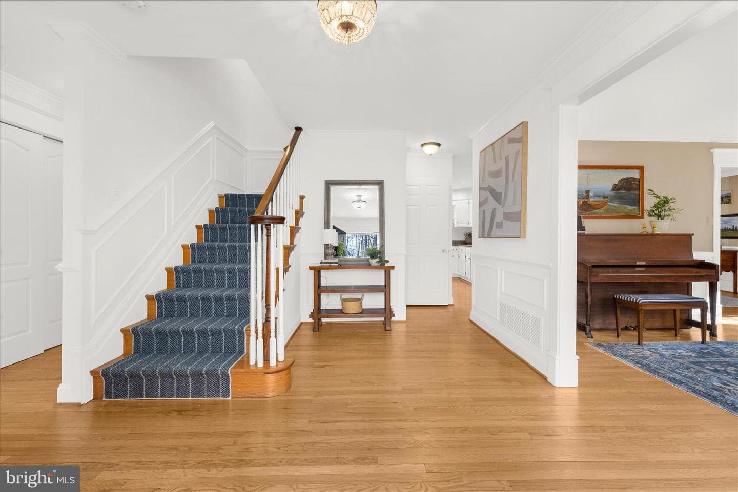 962 Coachway photo 6
