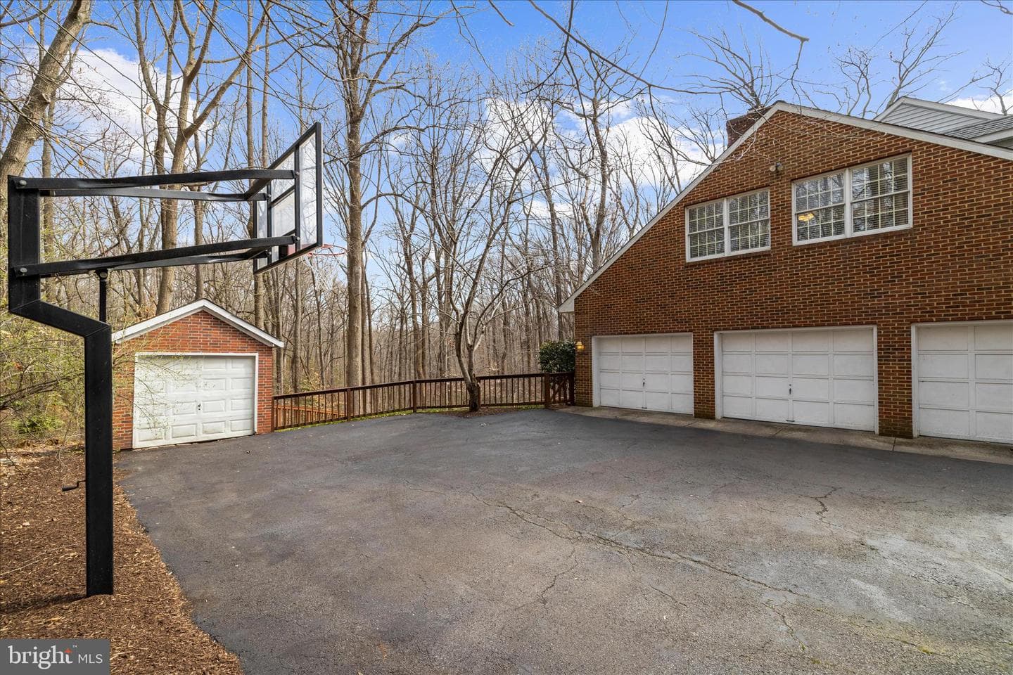 962 Coachway photo 82