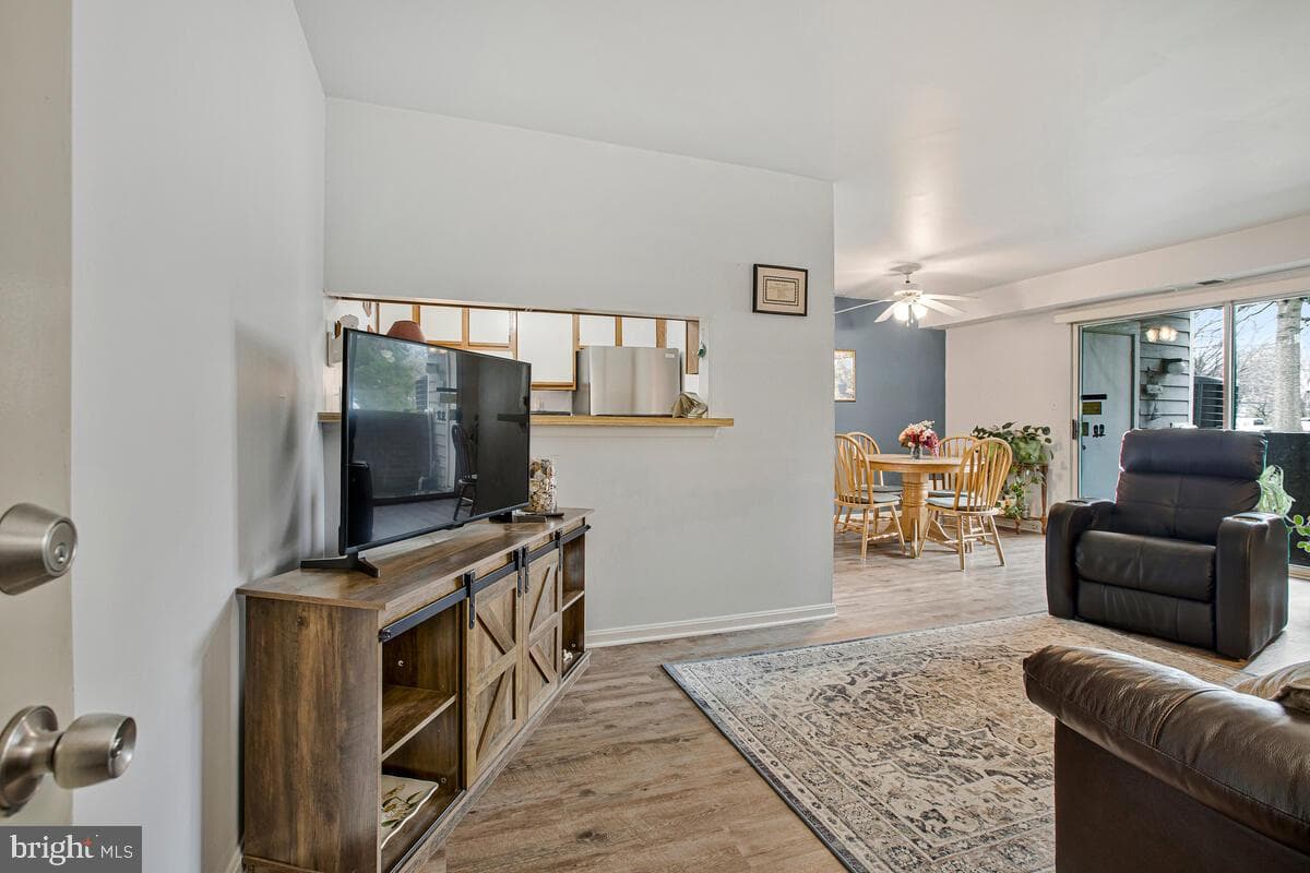 6803 White Water Way #101 photo 4