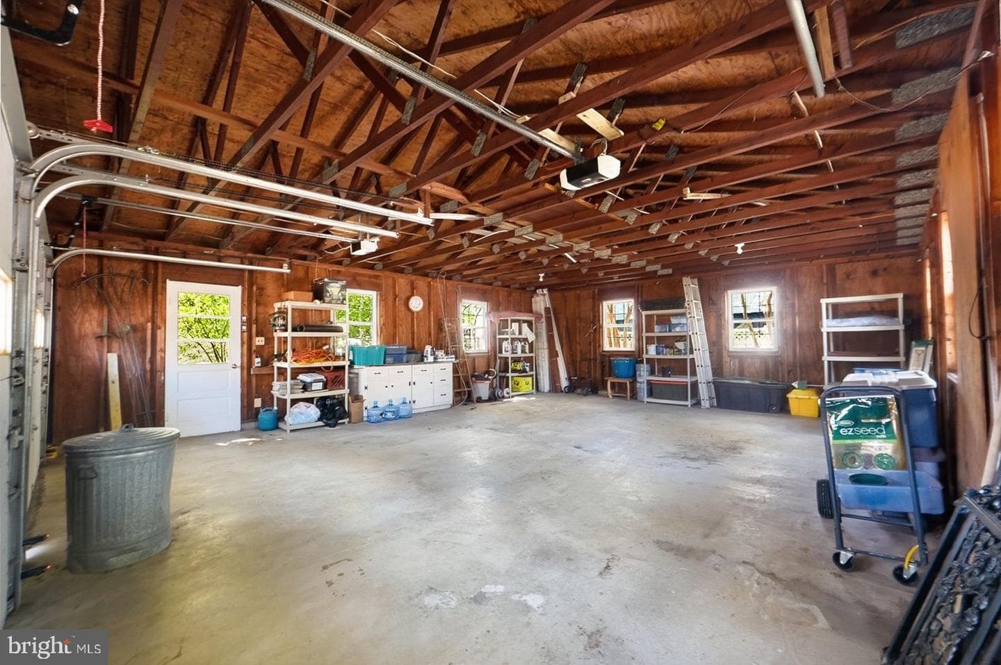 5566 Franklin Boulevard photo 10
