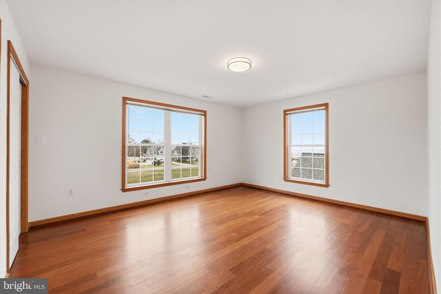 5566 Franklin Boulevard photo 31