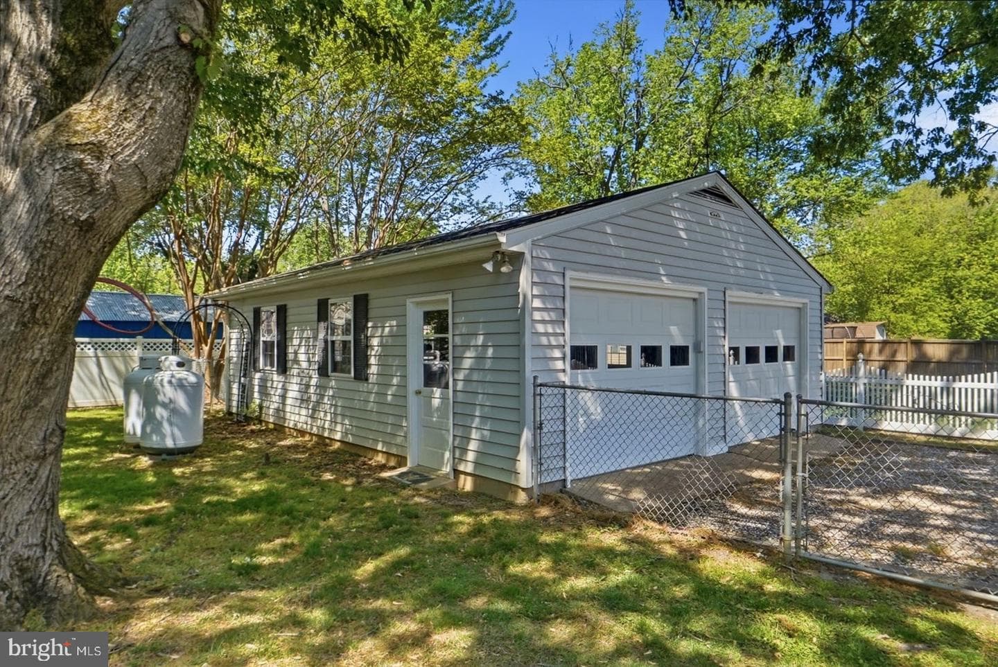 5566 Franklin Boulevard photo 9