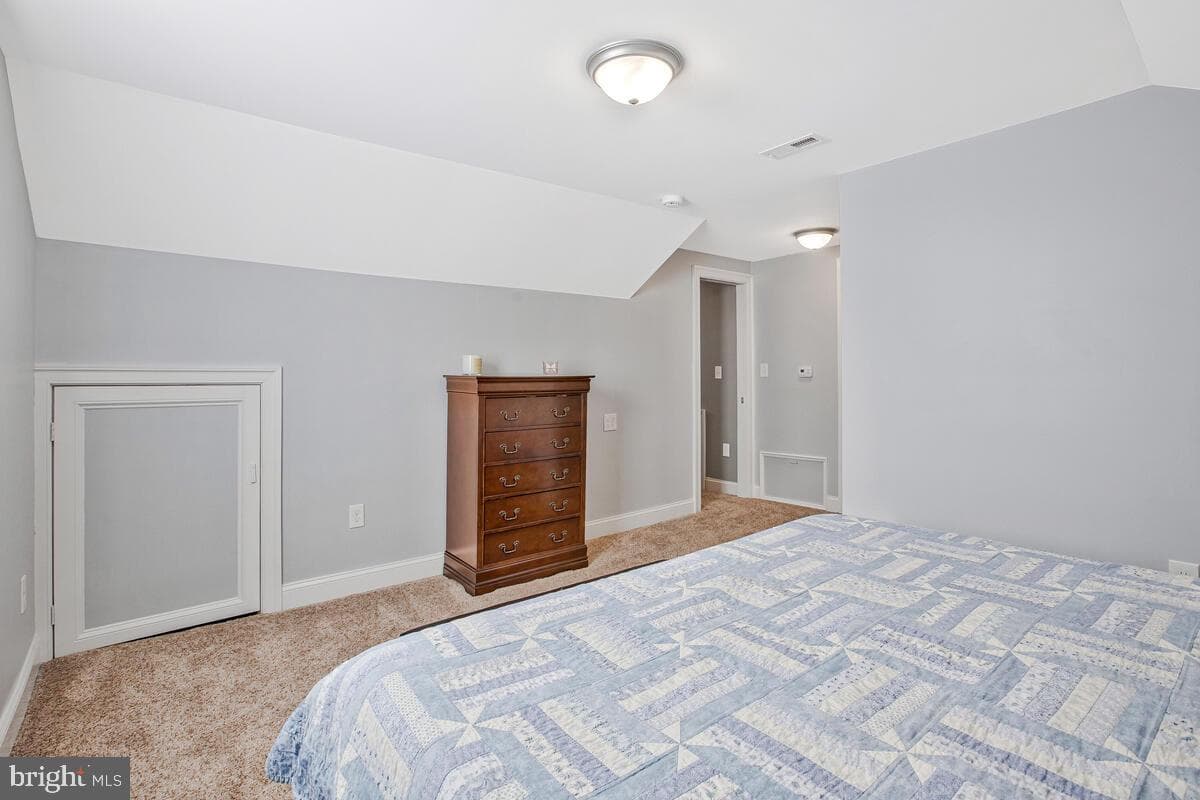 201 Charles Road photo 31