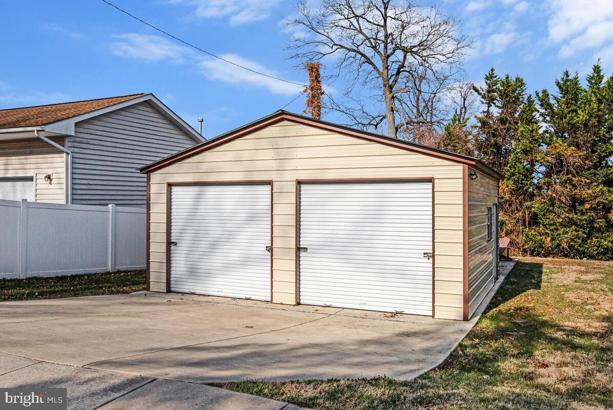 201 Charles Road photo 44