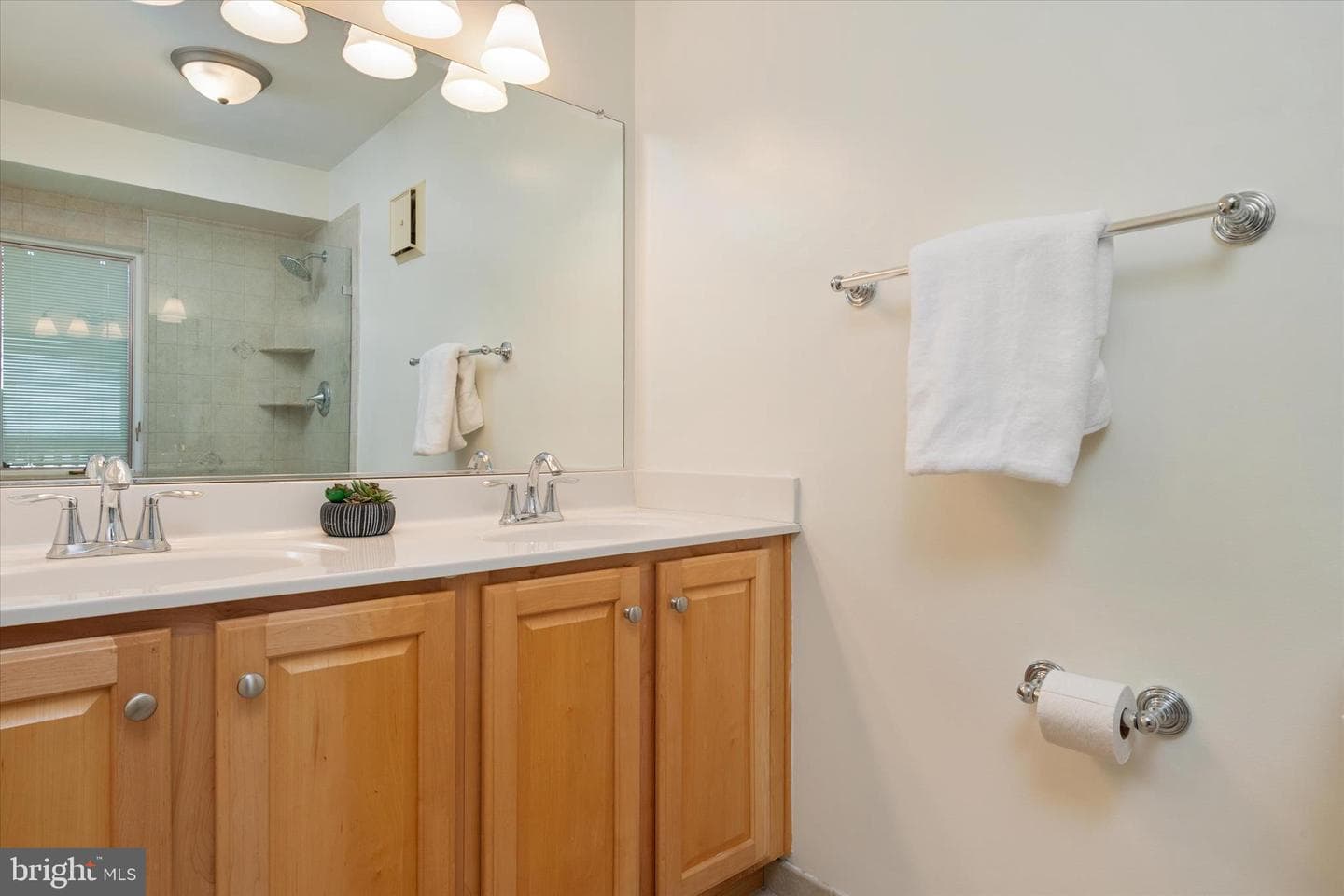 2129 Beach Village Court #101 photo 23