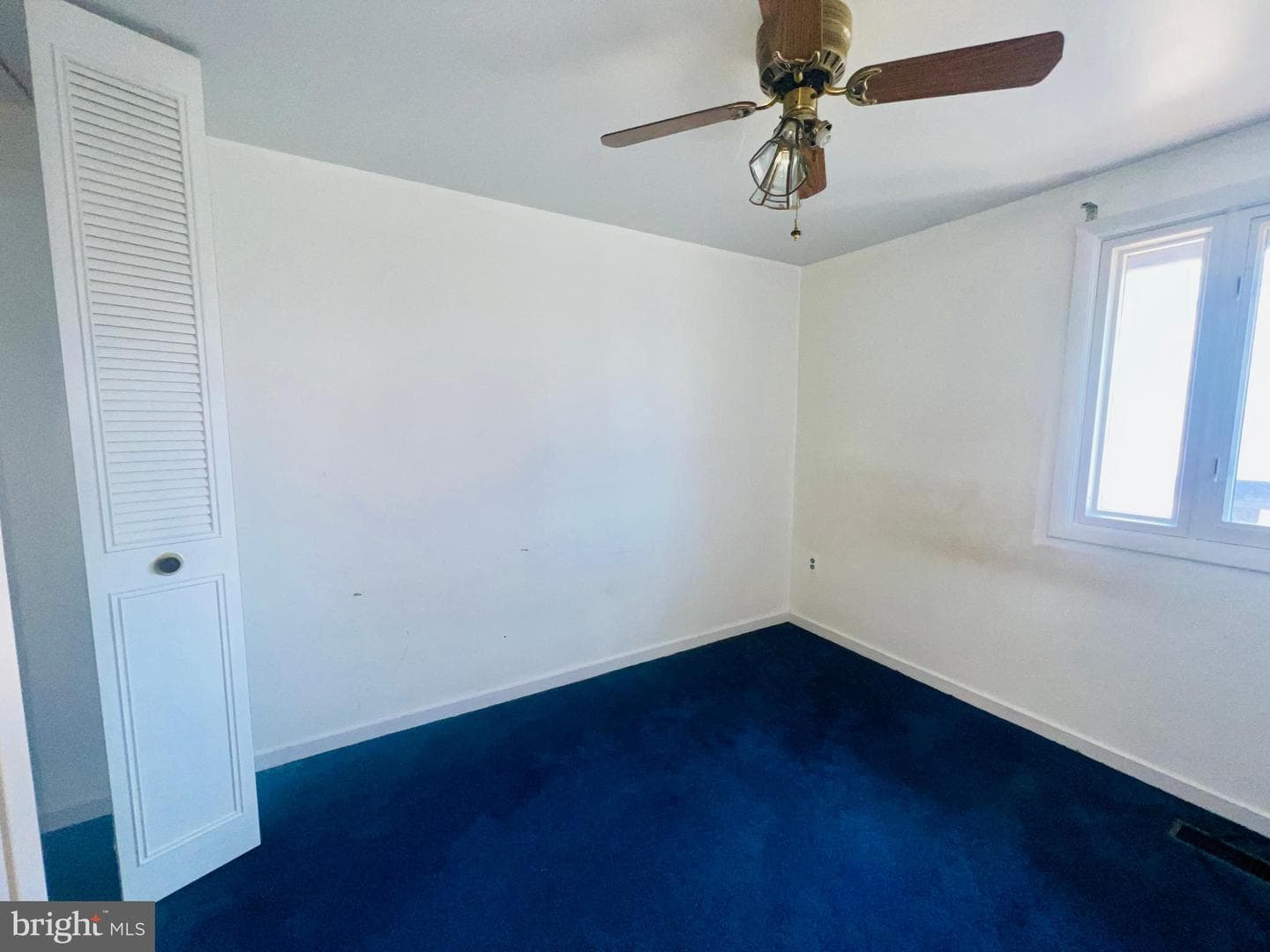 596 West Court photo 43
