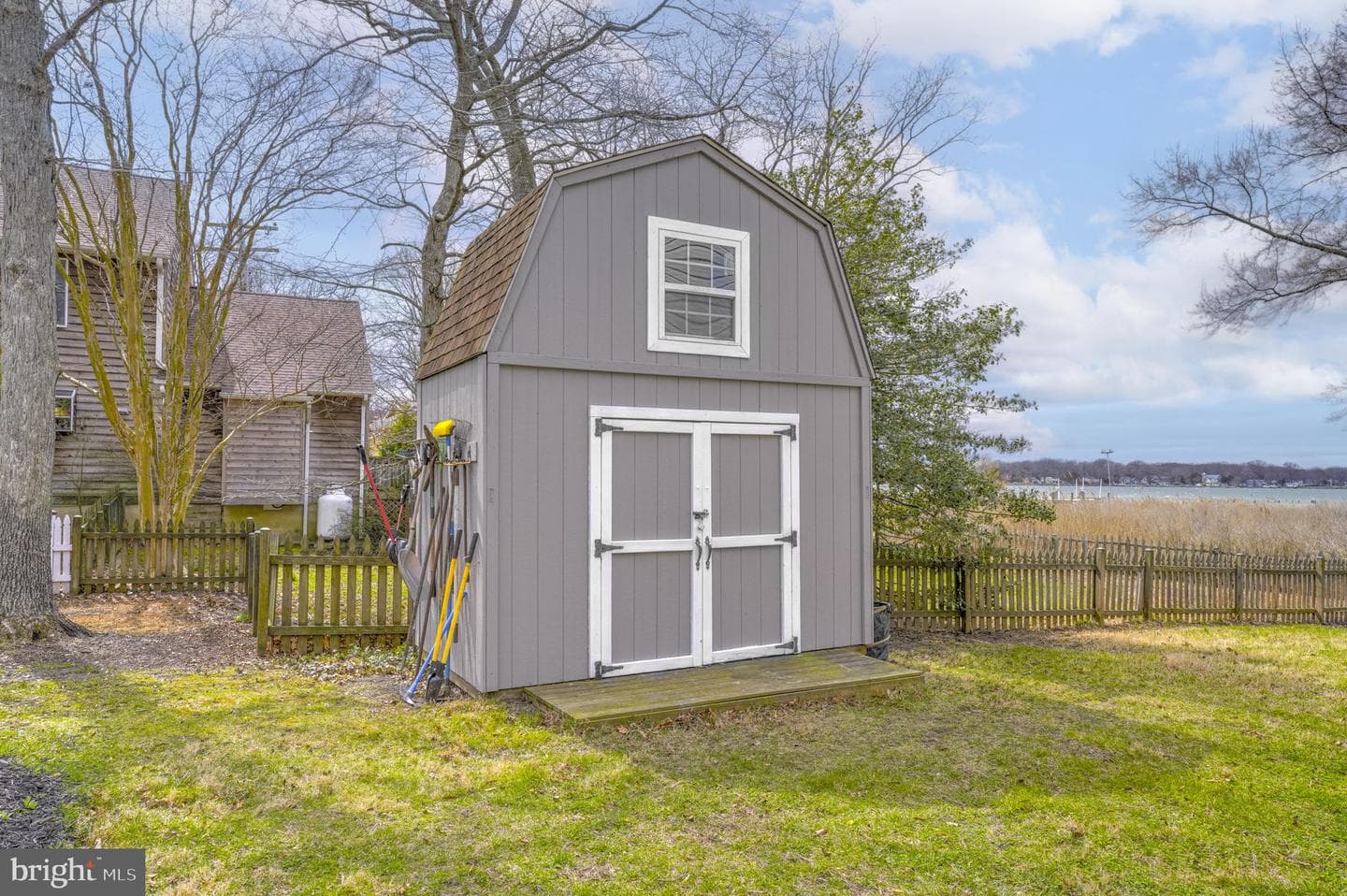4728 Frederick Avenue photo 32