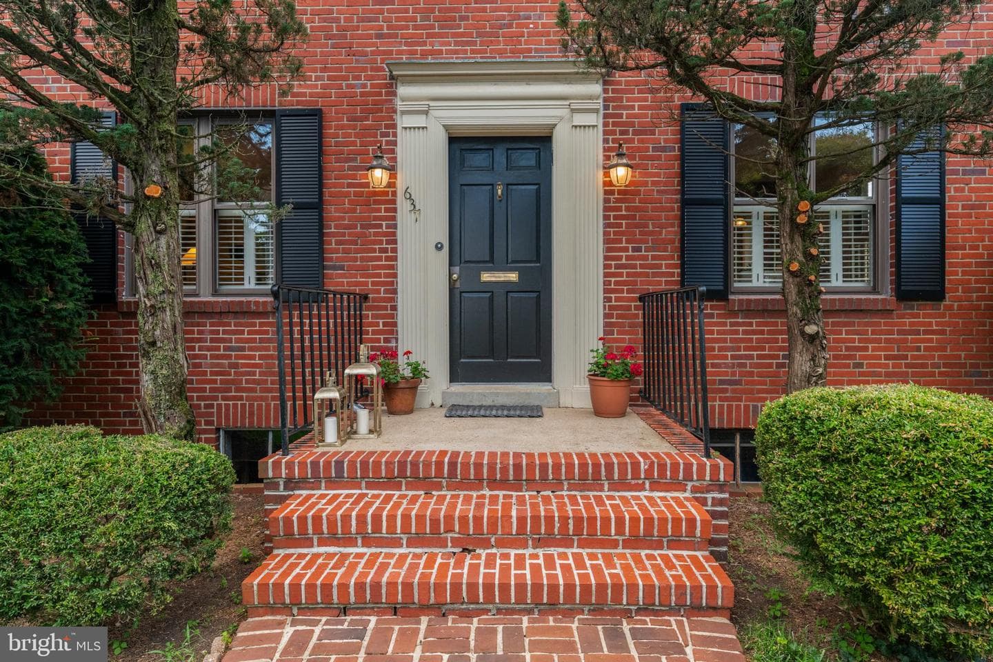 637 Chase Street
