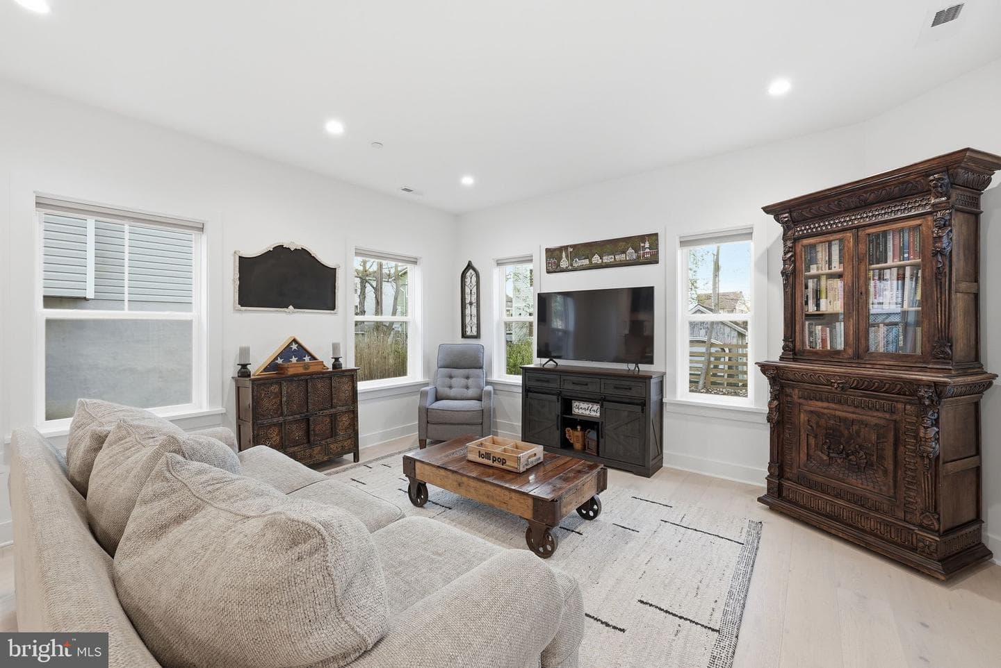 1422 Howard Road photo 12