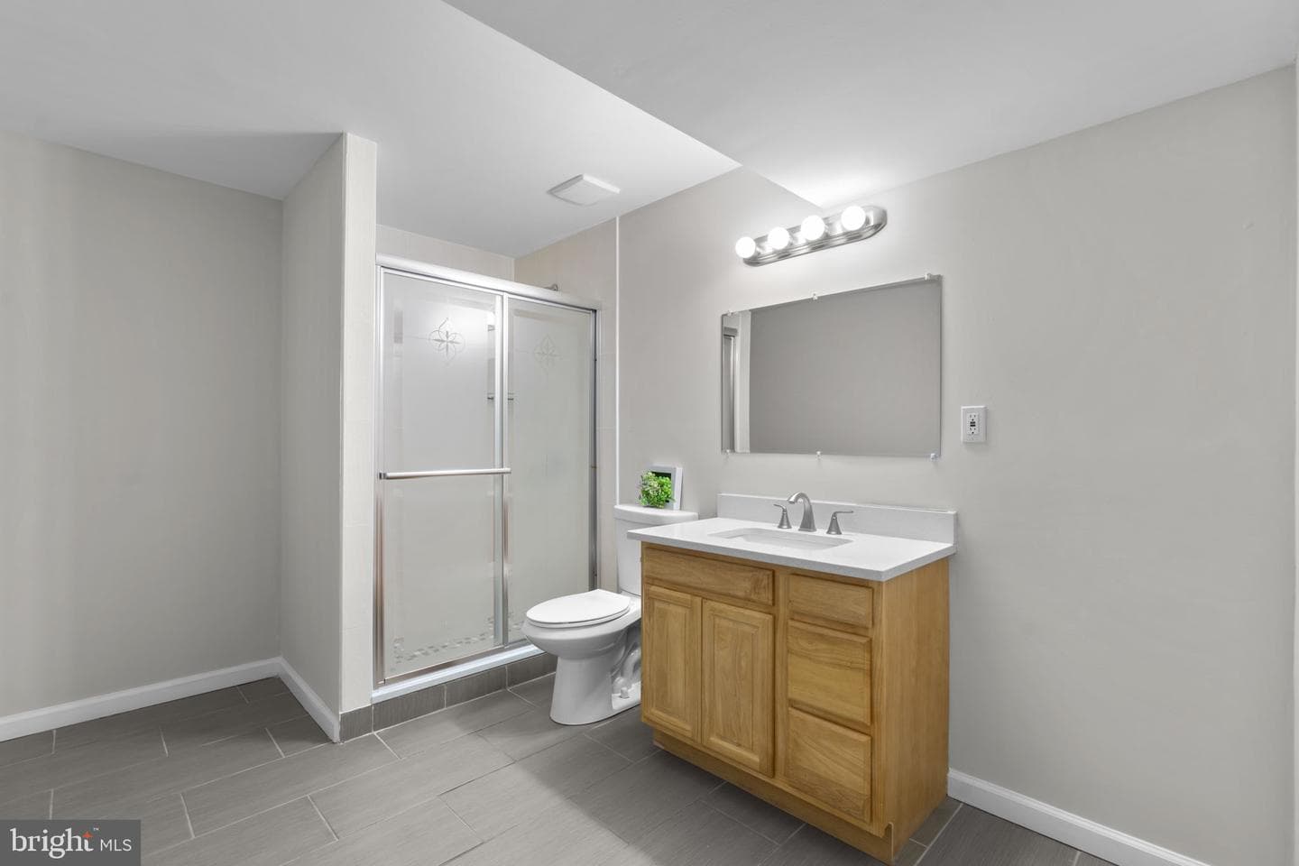 1413 Della Way photo 43