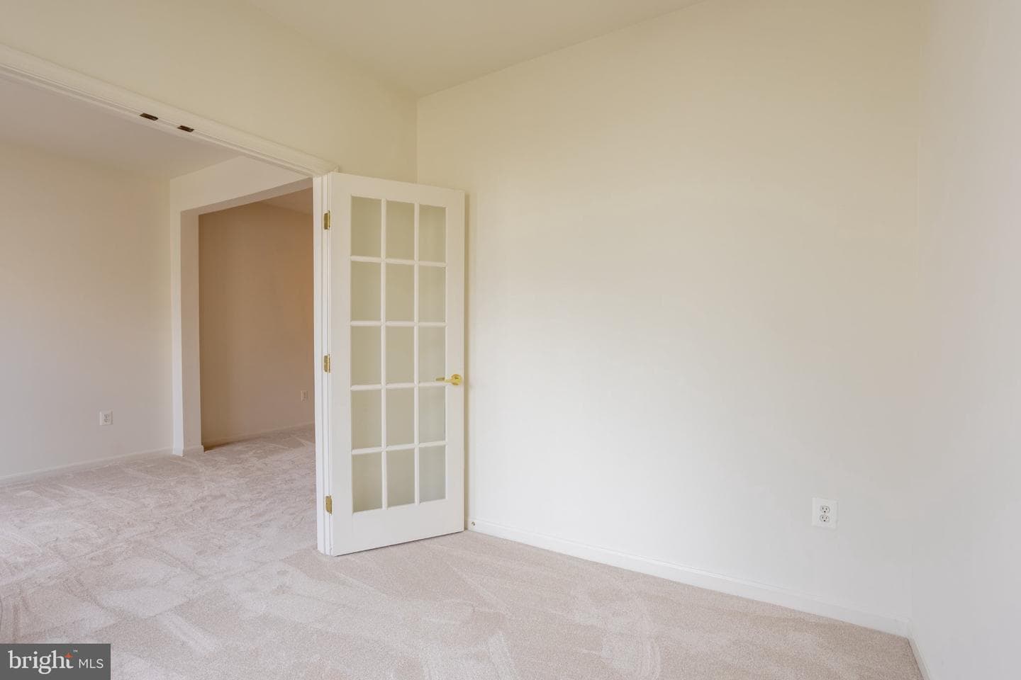 8031 Apple Valley Drive photo 16