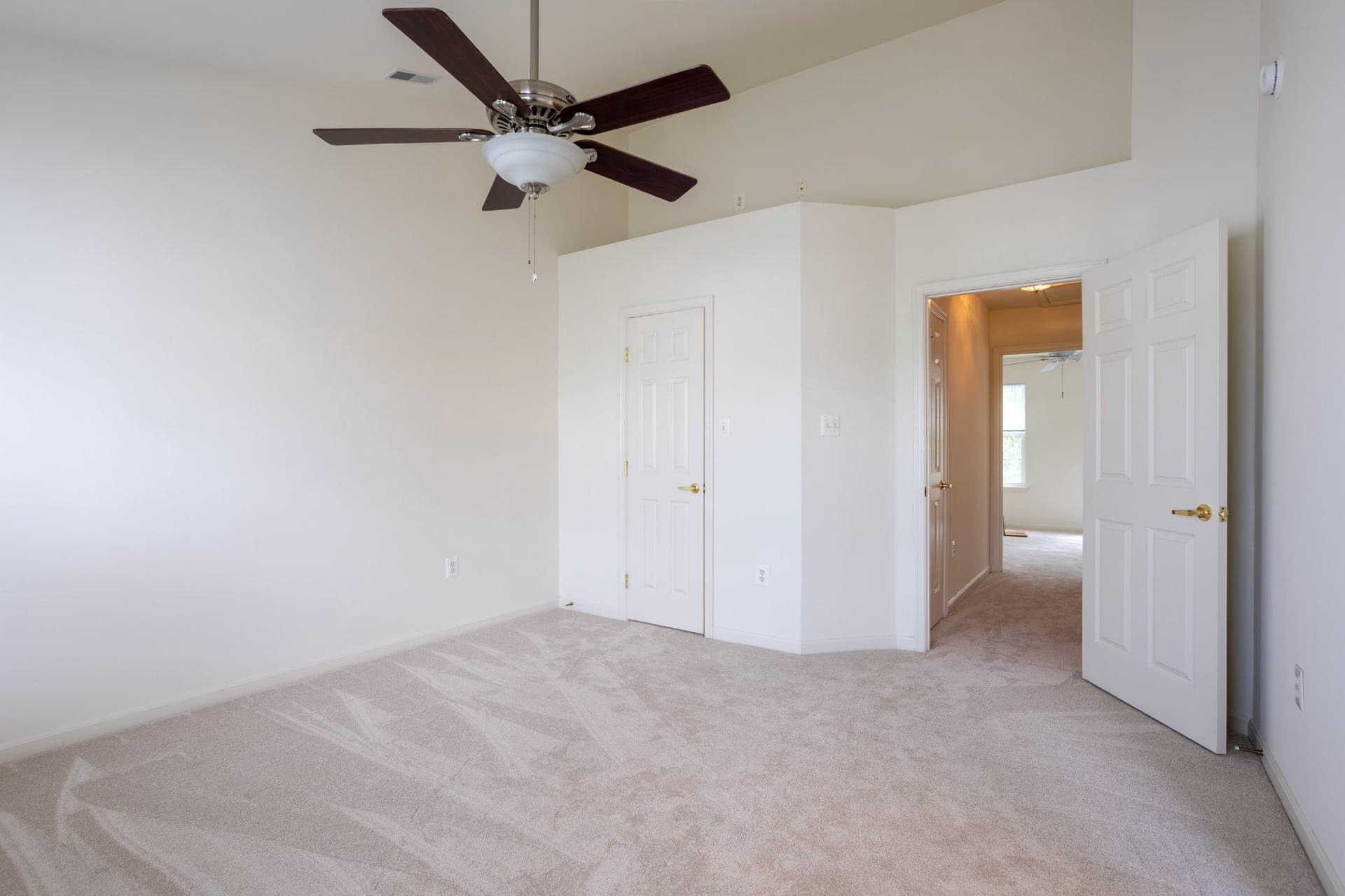 8031 Apple Valley Drive photo 32