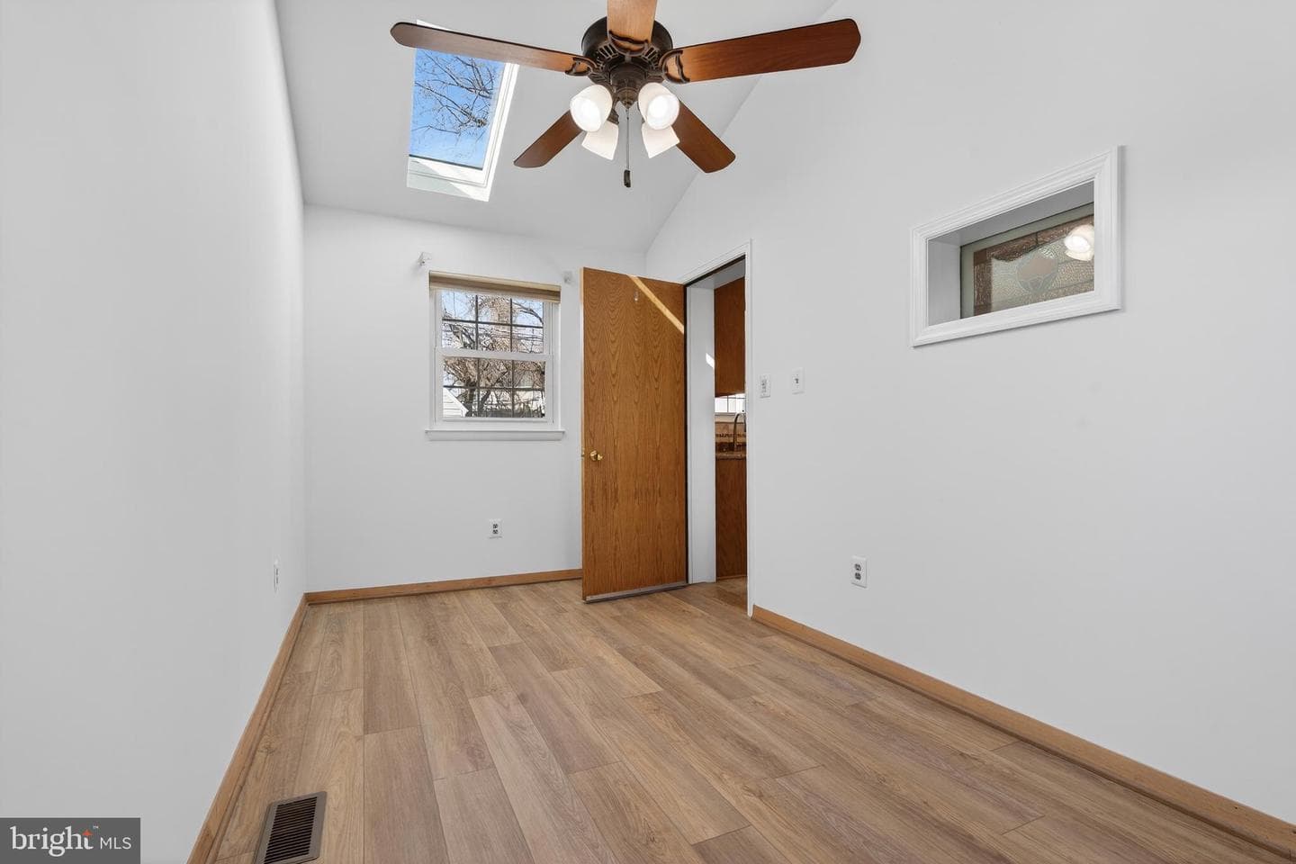 116 Crest Court photo 12