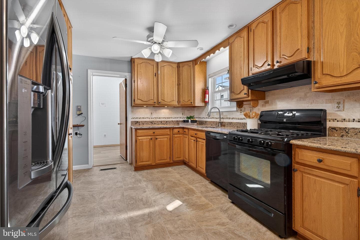 116 Crest Court photo 8