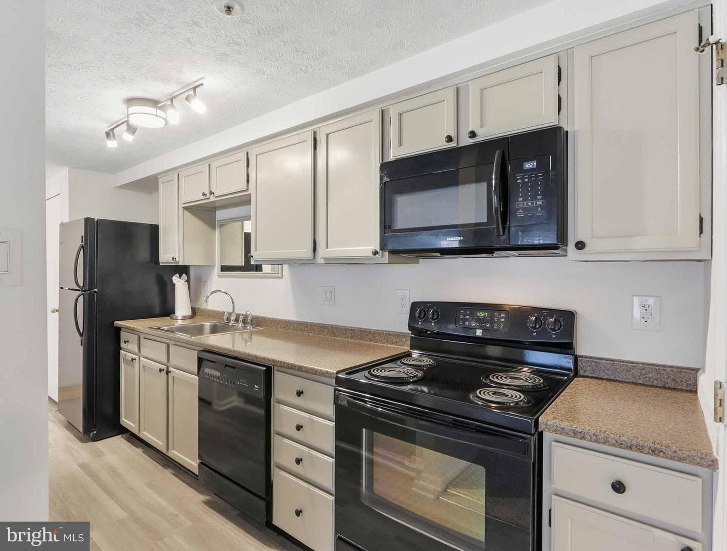 697 Deering Road #5a photo 12