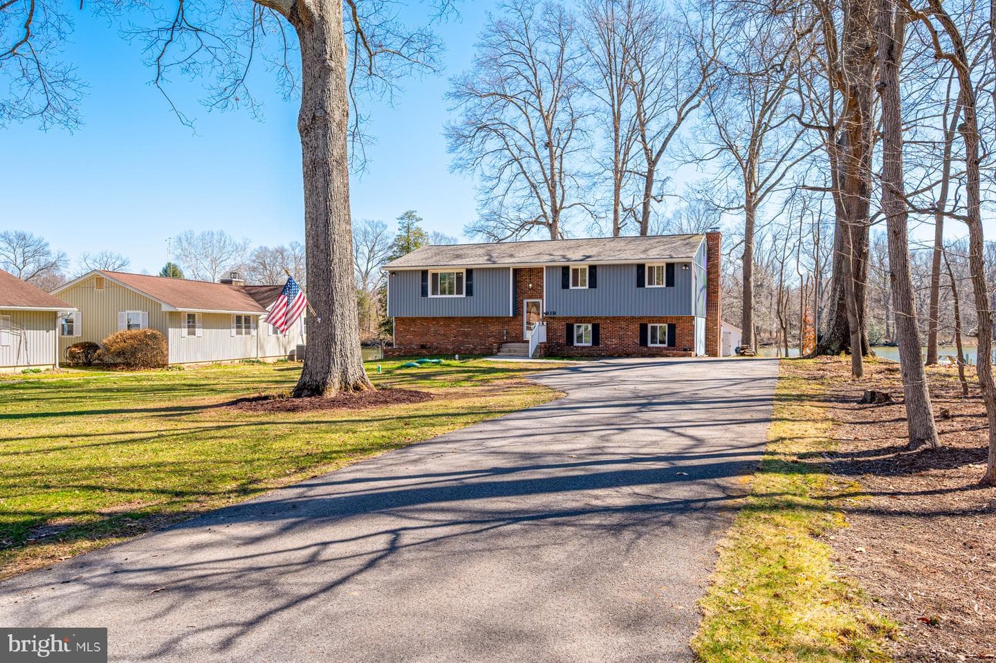 819 Elm Drive photo 2