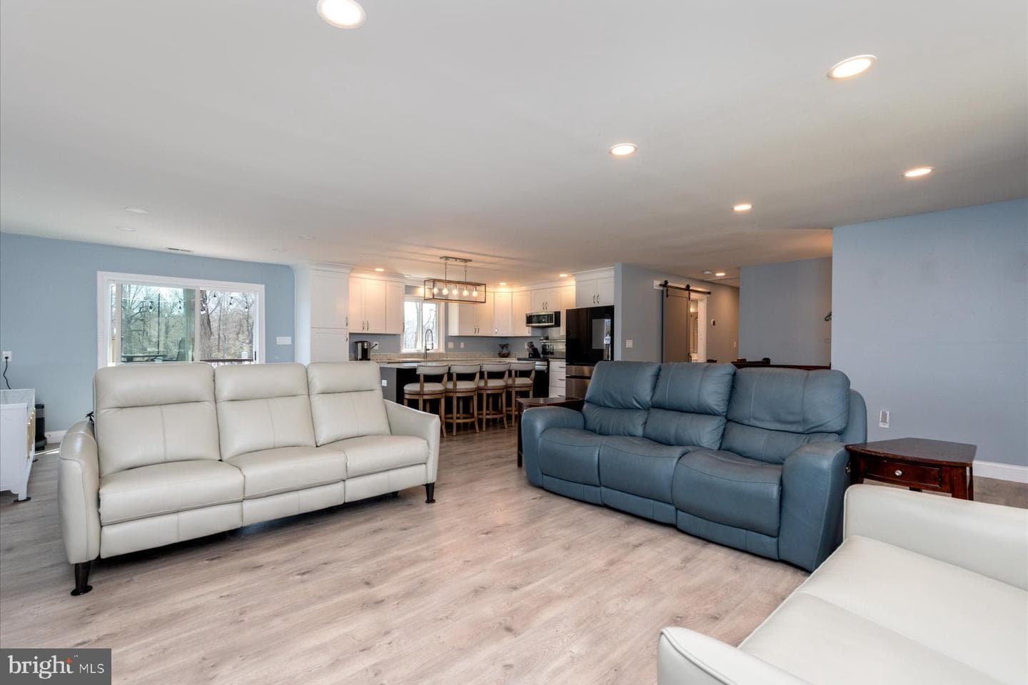 819 Elm Drive photo 8
