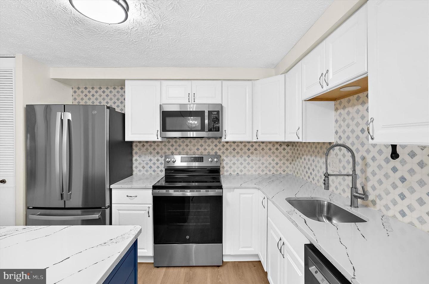 557 Bay Dale Court photo 16