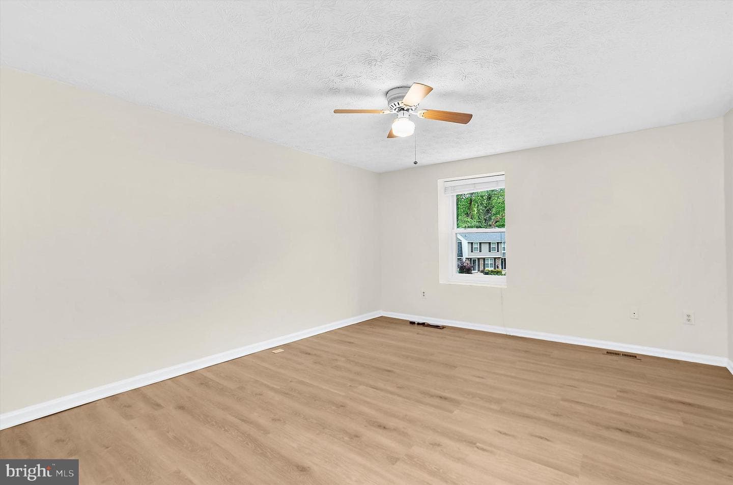 557 Bay Dale Court photo 25