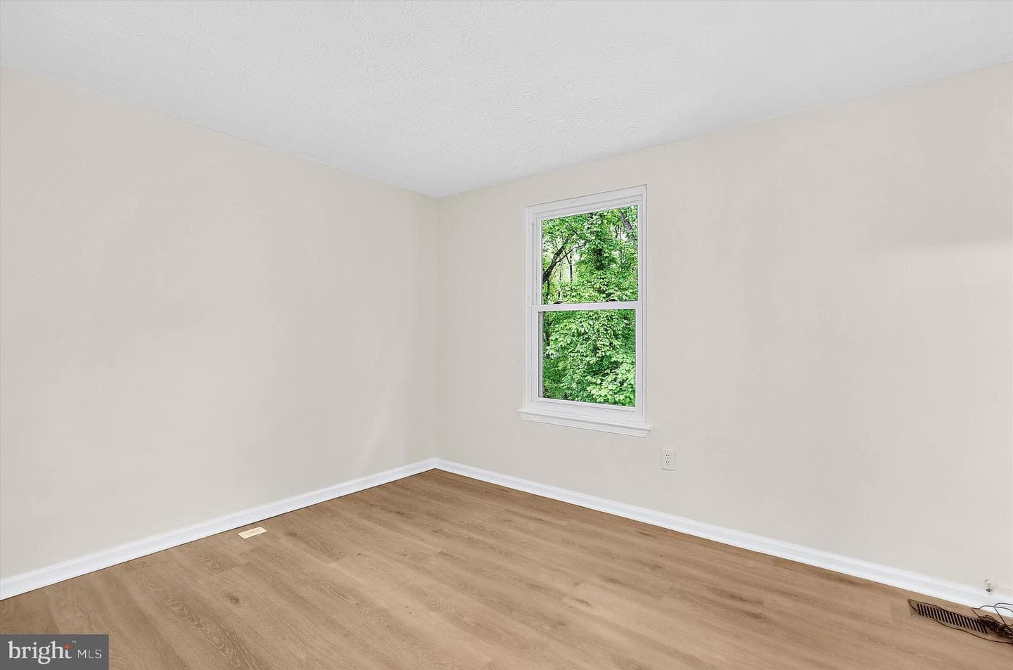 557 Bay Dale Court photo 30