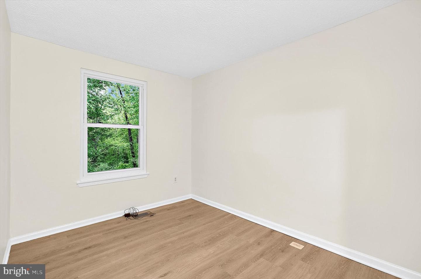 557 Bay Dale Court photo 33