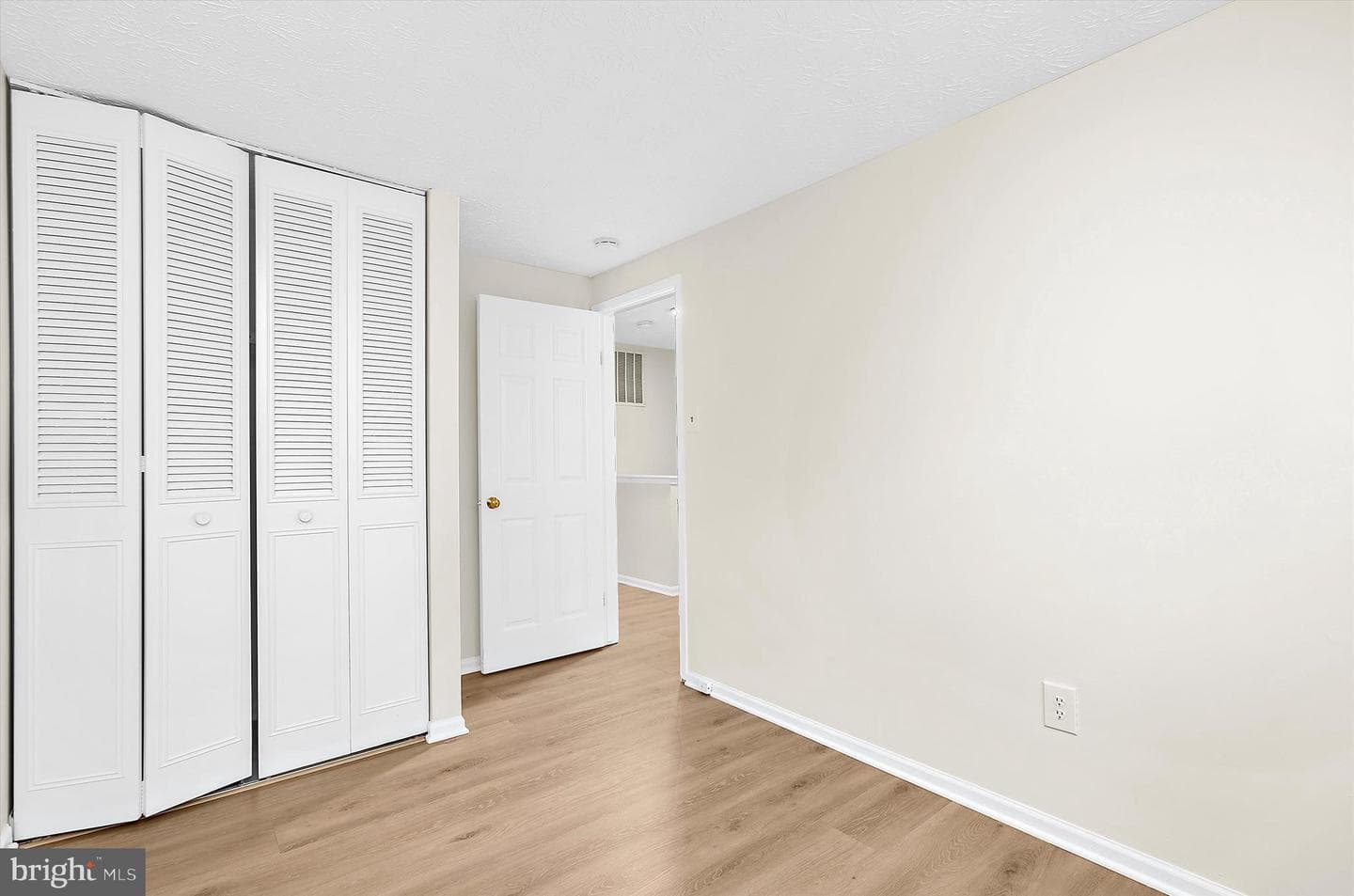 557 Bay Dale Court photo 34