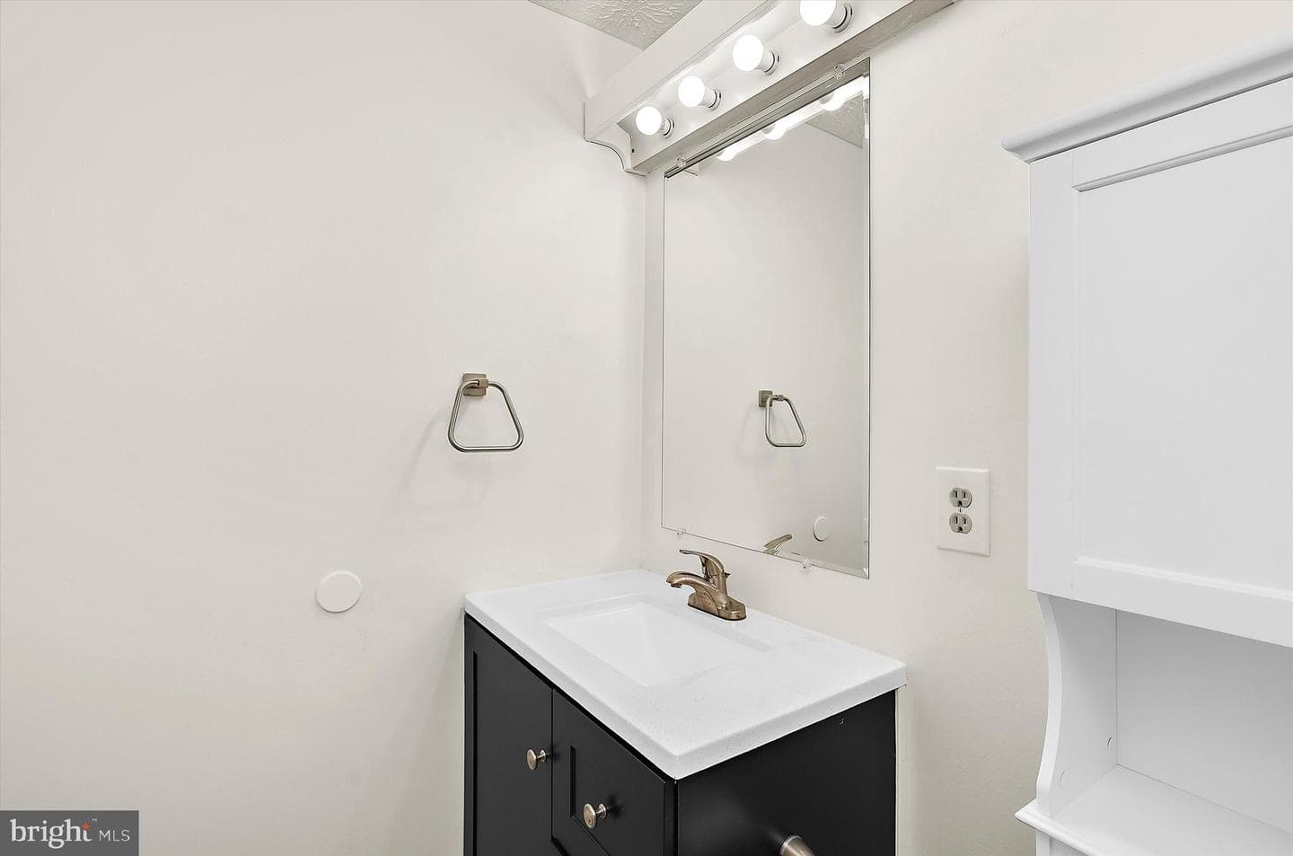 557 Bay Dale Court photo 9